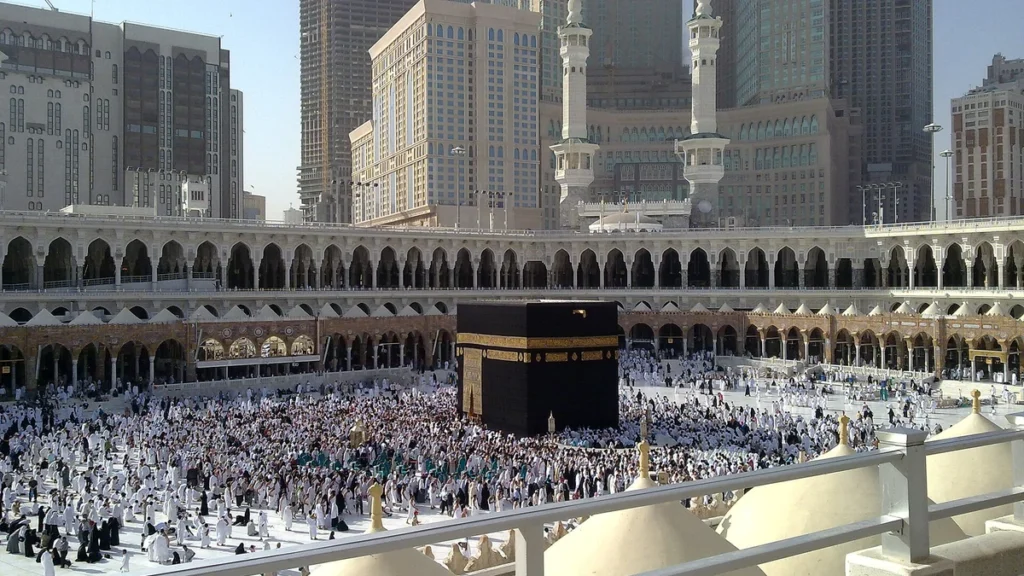 The Kaaba and surrounding mataf in Makkah