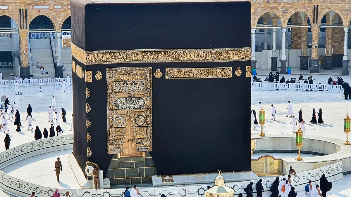 The Kaaba's door and kiswah in Masjid al-Haram
