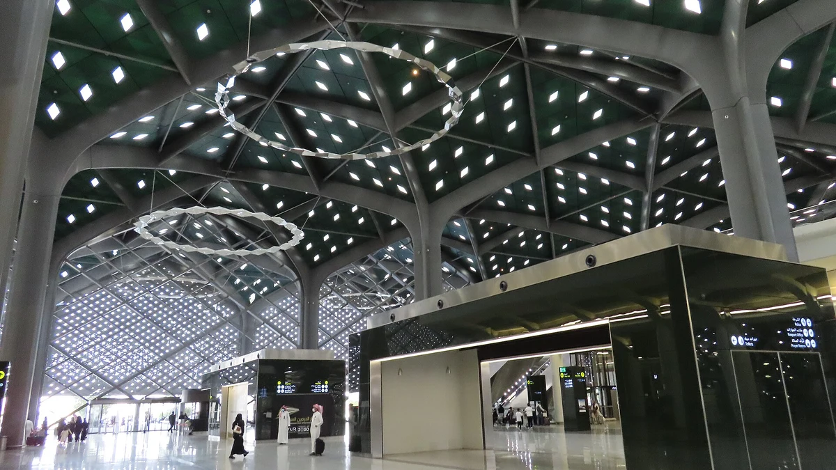 The concourse of a Haramain high-speed railway station